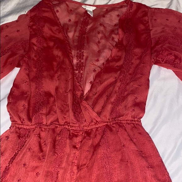 Plunge Lace Romper - Picture 2 of 4